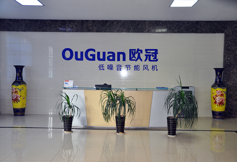 前臺(tái) 前臺(tái)